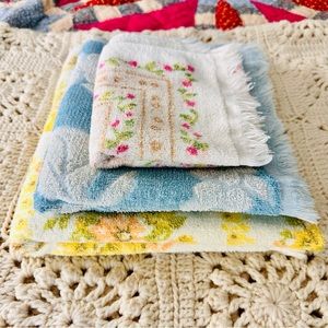 Vintage 70s bathroom towels- 2 bath and 1 hand by Cannon, Cone